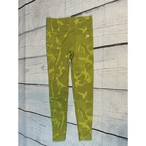 Gymshark Ruched Scrunch Back Seamless Leggings Sz Small Athletic Camo Green